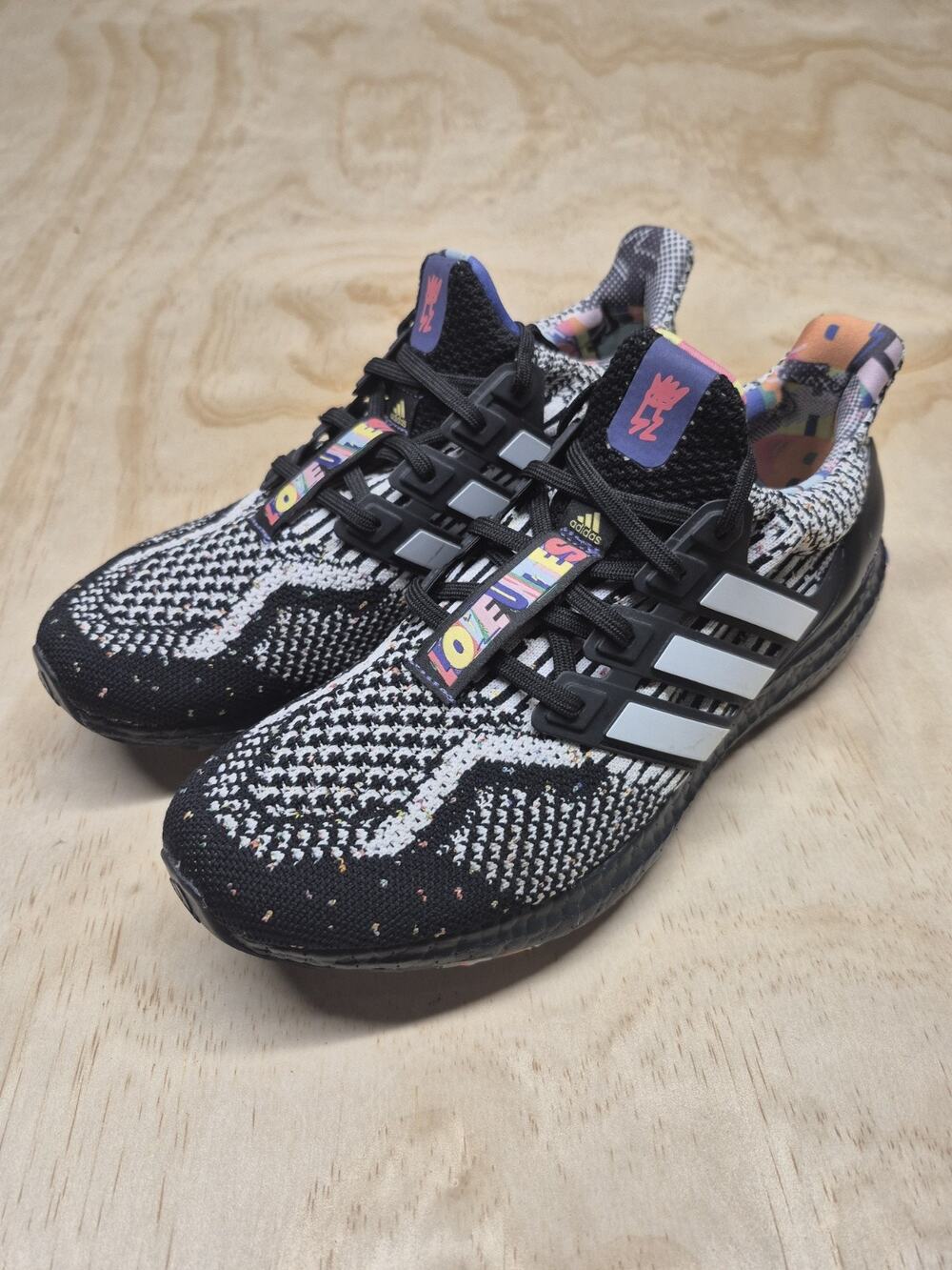 Adidas UltraBOOST 5.0 DNA Kris Andrew Small Love Unites Pride GY4424 Men’s Sz 9